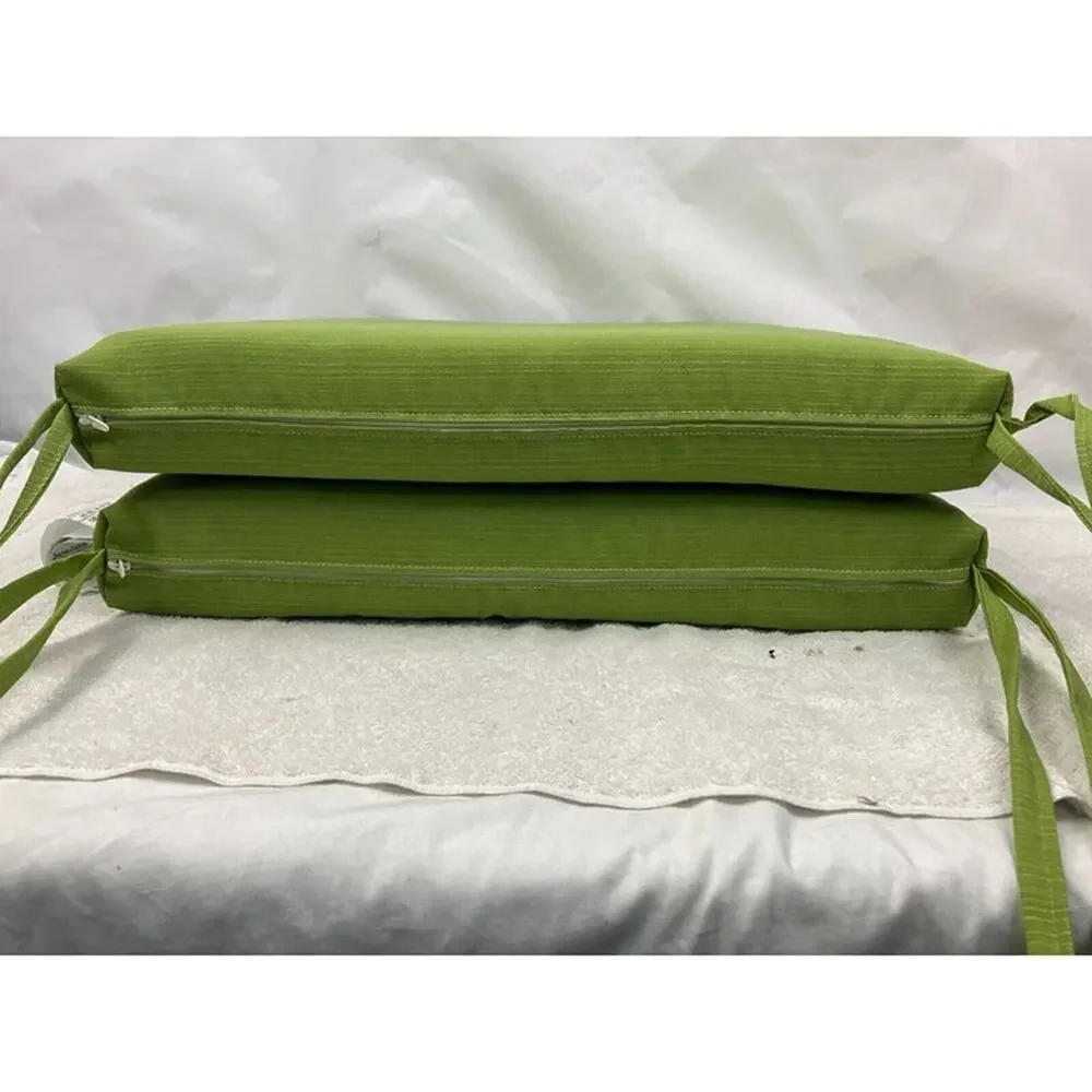 Pillow Perfect 4-Piece Outdoor Cushion & Lumbar Pillow Set - Green - Patio Decor